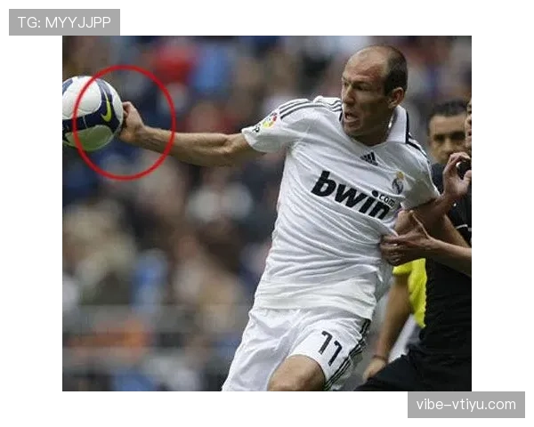 沙滩足球规则中如何判定手球犯规与正常身体接触 沙滩足球规则中如何判定手球犯规与正常身体接触